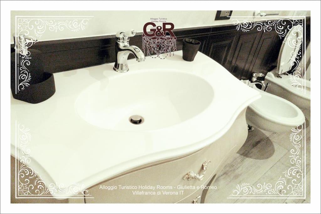 Alloggio Turistico Giulietta E Romeo - Intero Appartamento - Villafranca Di Verona, Zimmer, Holiday Rooms Zewnętrze zdjęcie